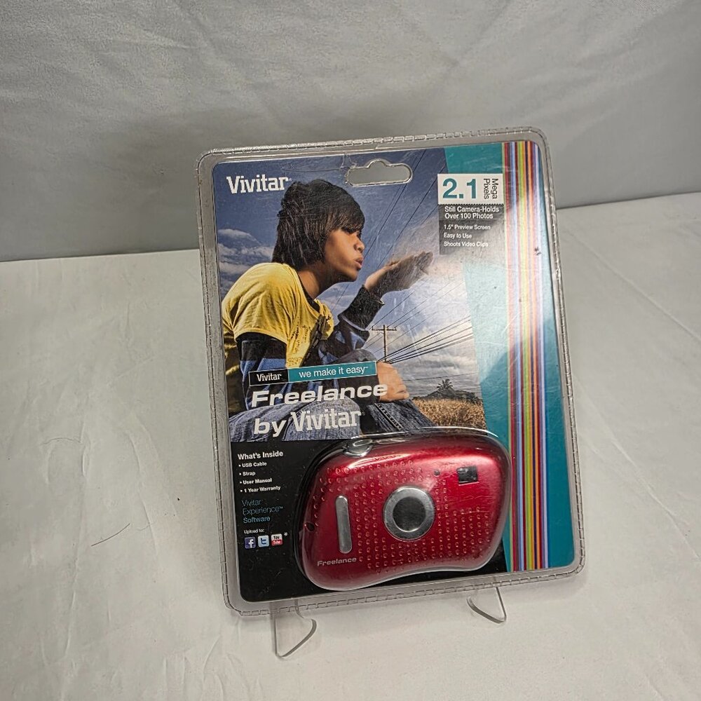 Y2K Vivitar Freelance 2.1MP Digital Camera Red 2000s Digicam Aesthetic